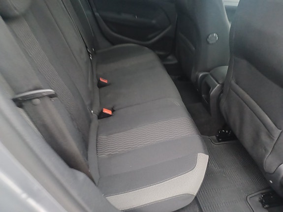 Peugeot 308 SW 15 of 15