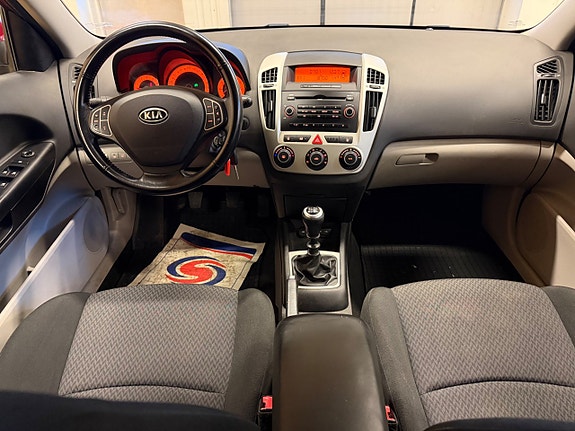 Kia Ceed 8 of 15