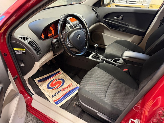 Kia Ceed 9 of 15
