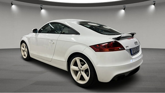 Audi TT 4 of 5