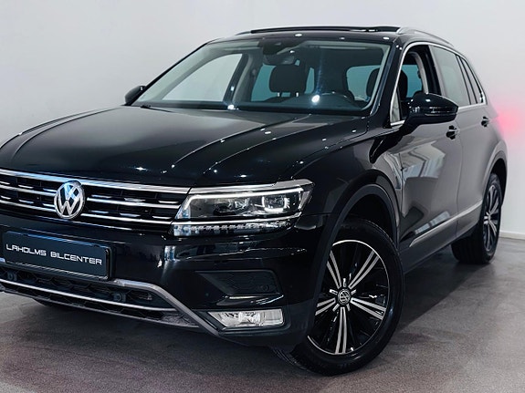Volkswagen Tiguan 3 of 5