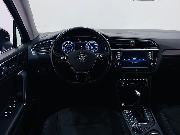 Volkswagen Tiguan 16 of 18