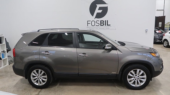 Kia Sorento 3 of 16