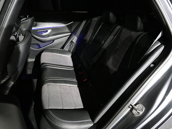 Mercedes-Benz E220 9 of 22