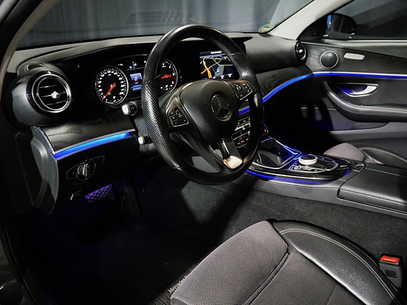 Mercedes-Benz E220 7 of 22