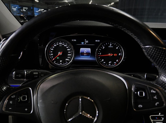 Mercedes-Benz E220 16 of 22