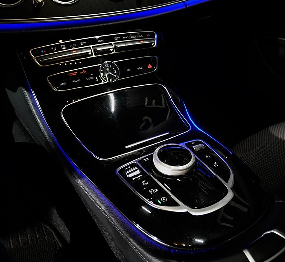 Mercedes-Benz E220 14 of 22