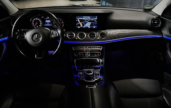 Mercedes-Benz E220 10 of 22