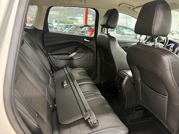 Ford Kuga 16 of 24