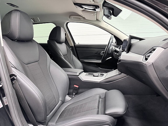 BMW 320d 24 of 25