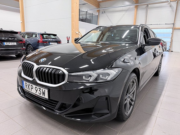 BMW 320d 3 of 5
