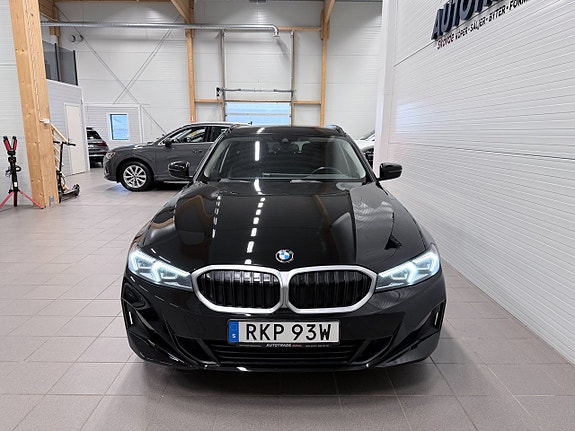 BMW 320d 2 of 5