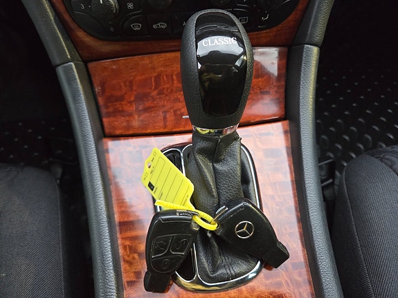 Mercedes-Benz C180 16 of 17