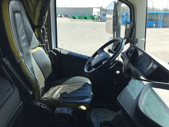 Volvo FH 6x2 Spannmålsbil 10 of 12