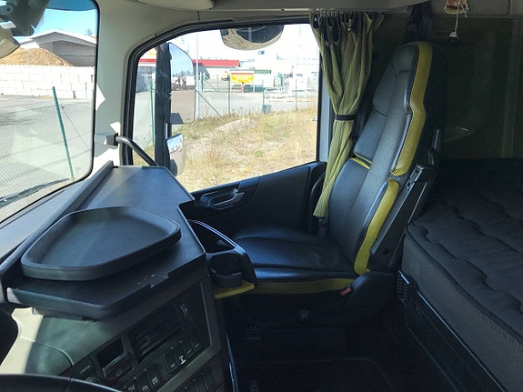 Volvo FH 6x2 Spannmålsbil 8 of 12