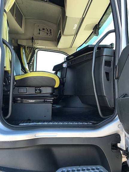 Volvo FH 6x2 Spannmålsbil 9 of 12