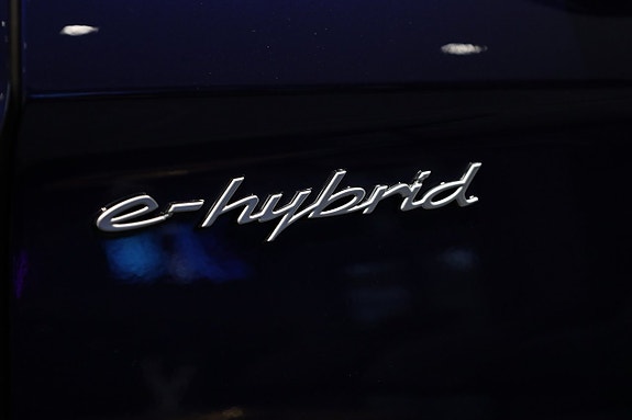 Porsche Panamera 4 12 of 30
