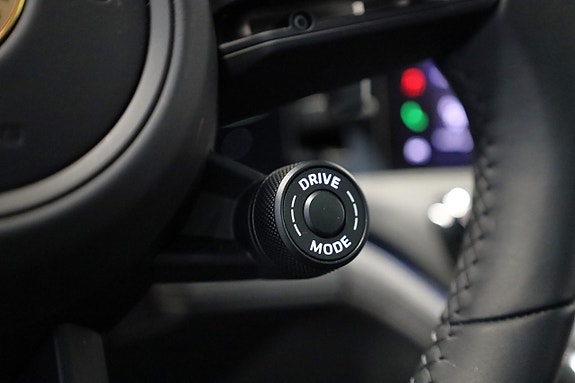 Porsche Panamera 4 15 of 30