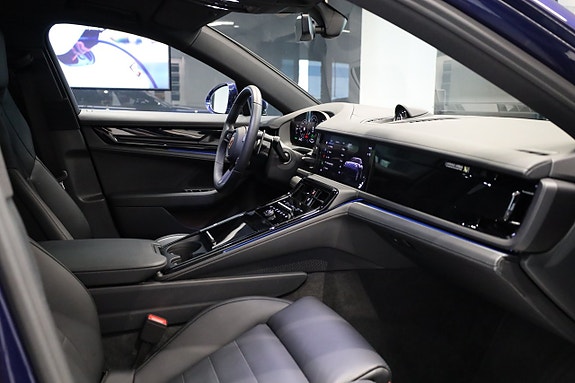 Porsche Panamera 4 28 of 30
