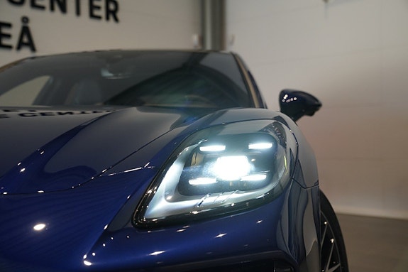 Porsche Panamera 4 5 of 5