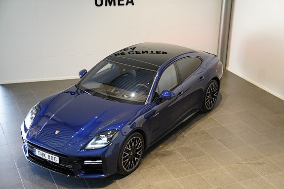 Porsche Panamera 4 2 of 5