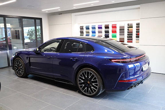 Porsche Panamera 4 8 of 30