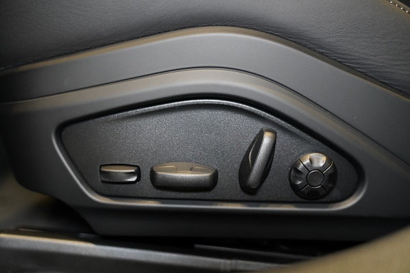 Porsche Panamera 4 24 of 30