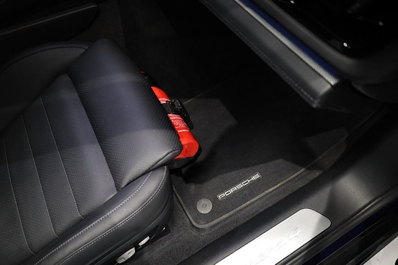 Porsche Panamera 4 29 of 30