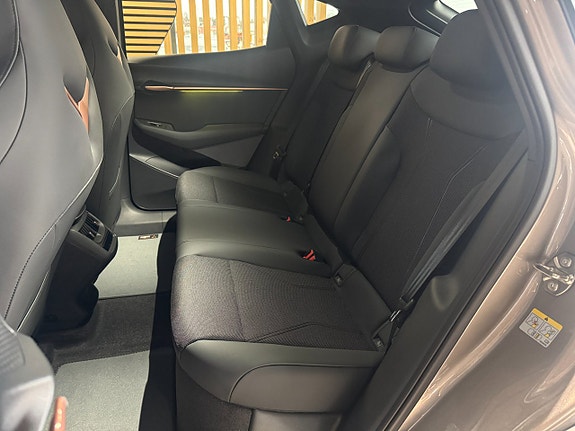 Cupra Tavascan 8 of 17