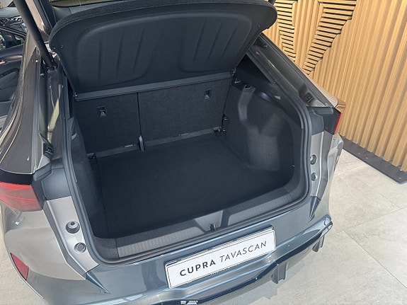 Cupra Tavascan 9 of 17