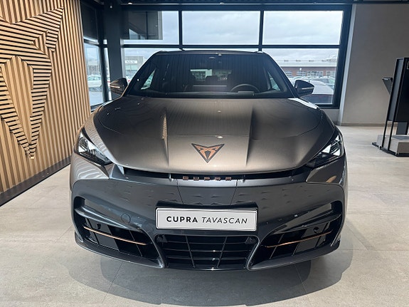 Cupra Tavascan 2 of 5