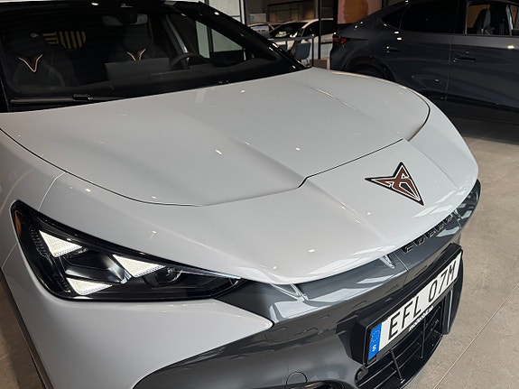 Cupra Tavascan 18 of 20