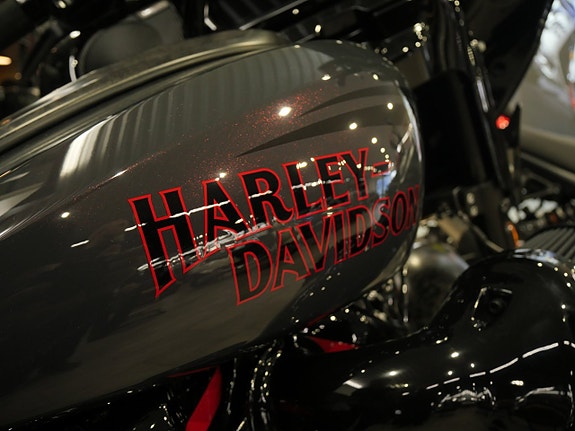 Harley-Davidson CVO™ Street Glide™ ST 18 of 19