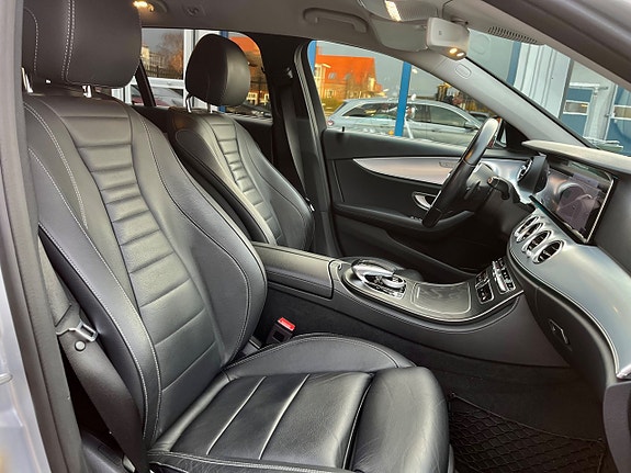 Mercedes-Benz E300 de 7 of 13