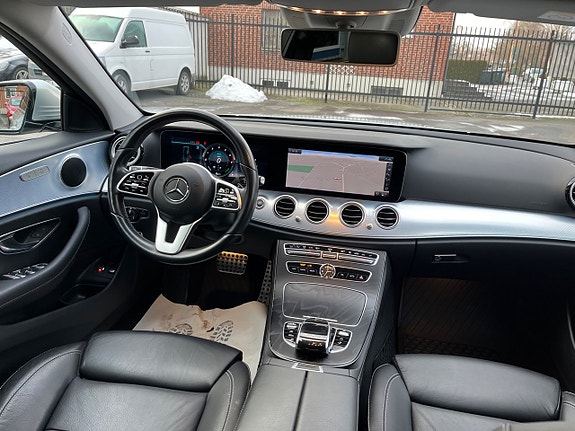 Mercedes-Benz E300 de 8 of 13