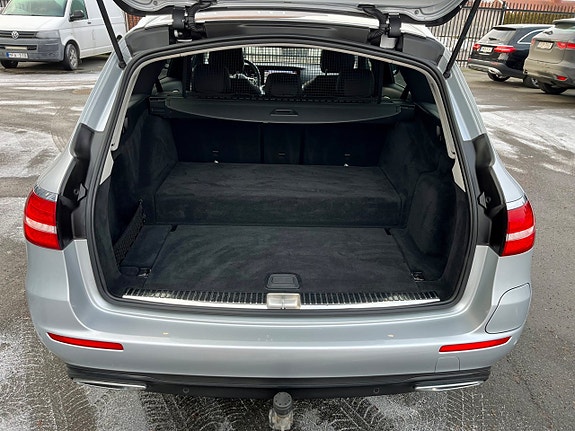 Mercedes-Benz E300 de 11 of 13