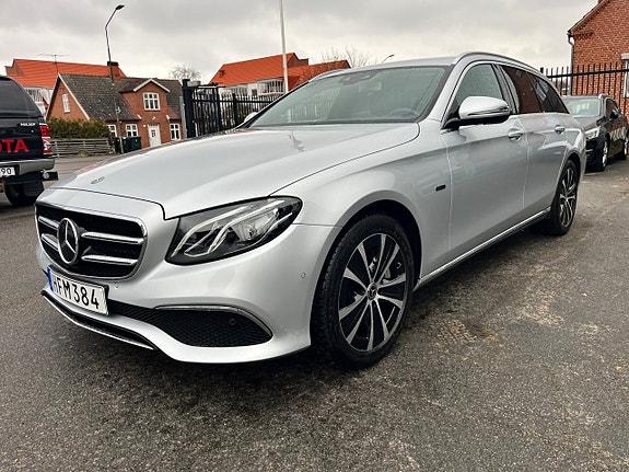 Mercedes-Benz E300 de 3 of 13