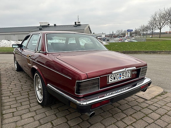 Daimler Sovereign 4 of 5