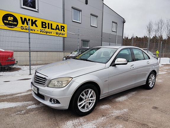 Mercedes-Benz C220 4 of 8