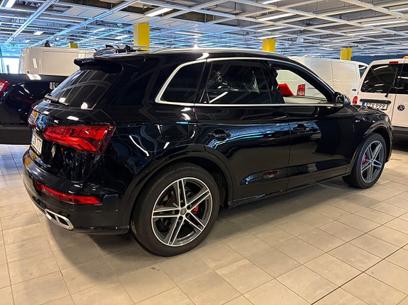 Audi SQ5 2 of 30