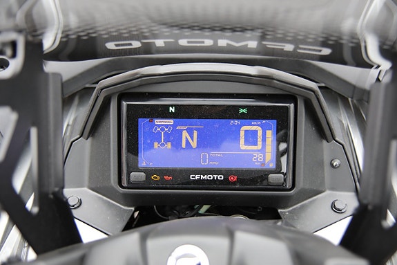 CFMOTO CFORCE 625 L Touring 8 of 9