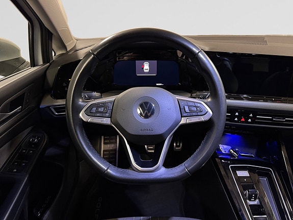 Volkswagen Golf Alltrack 13 of 20