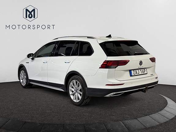 Volkswagen Golf Alltrack 5 of 5