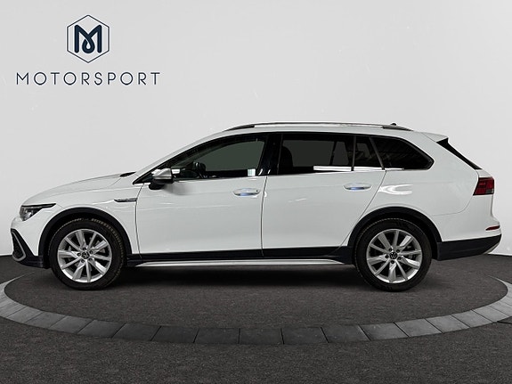 Volkswagen Golf Alltrack 2 of 21