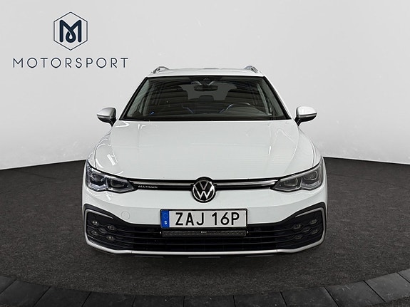 Volkswagen Golf Alltrack 11 of 21