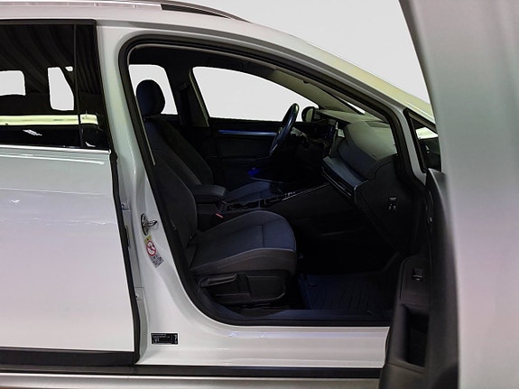 Volkswagen Golf Alltrack 19 of 21