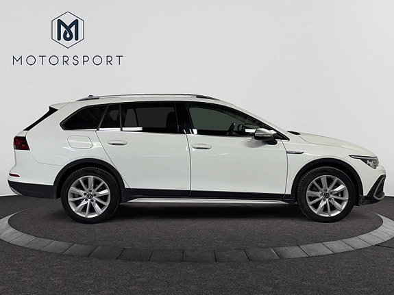 Volkswagen Golf Alltrack 8 of 20