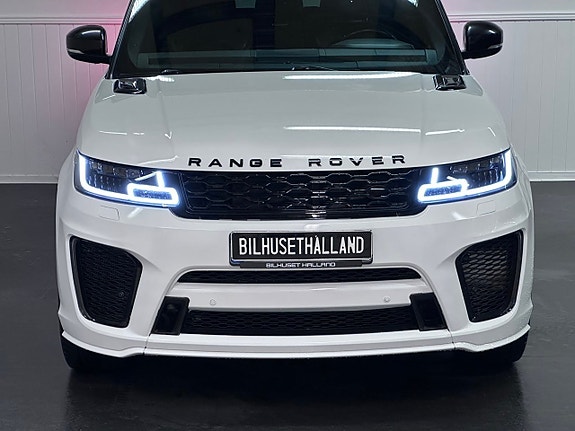 Land Rover Range Rover Sport 3 of 5