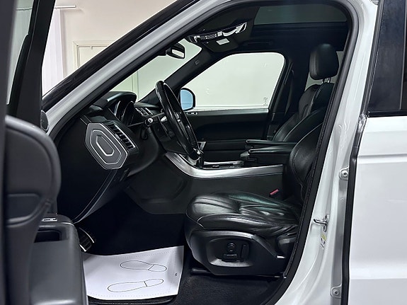 Land Rover Range Rover Sport 13 of 28