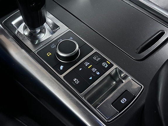 Land Rover Range Rover Sport 21 of 28